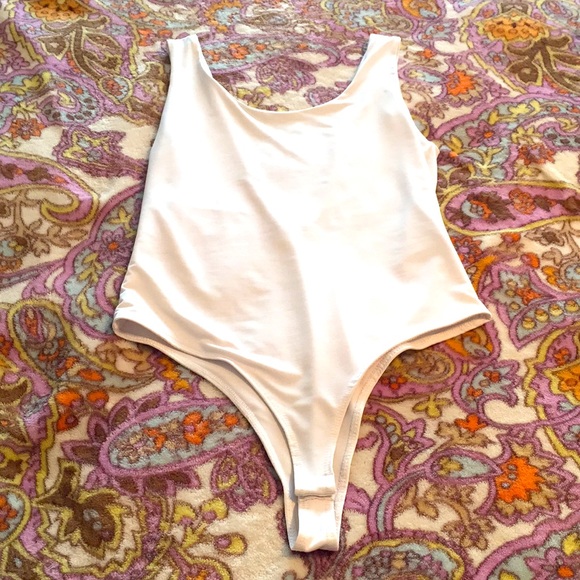 White Scoop Back Wide Strap Bodysuit - Picture 6 of 9